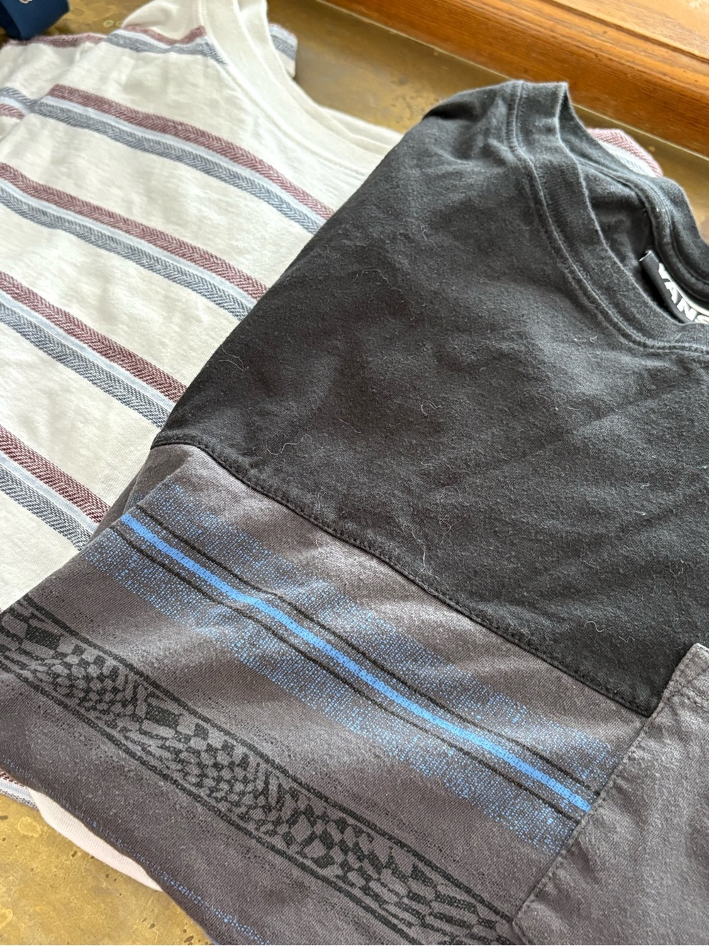 Lot Of 2 Vans Shirt Men‎ Sz L Short Sleeve Crew Neck Cotton Stripes Grey White